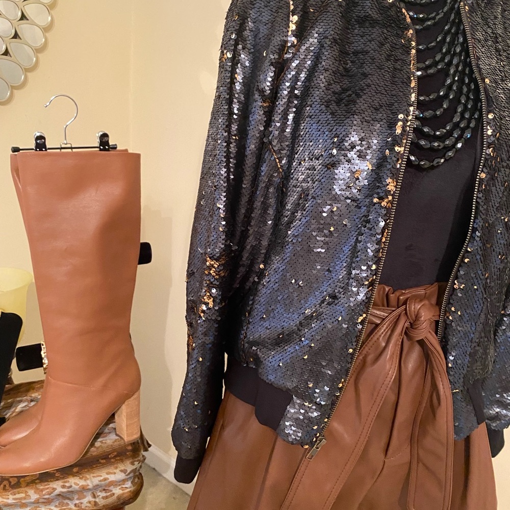 Andrew Marc New York Cognac Vegan Shorts - Picture 4 of 6